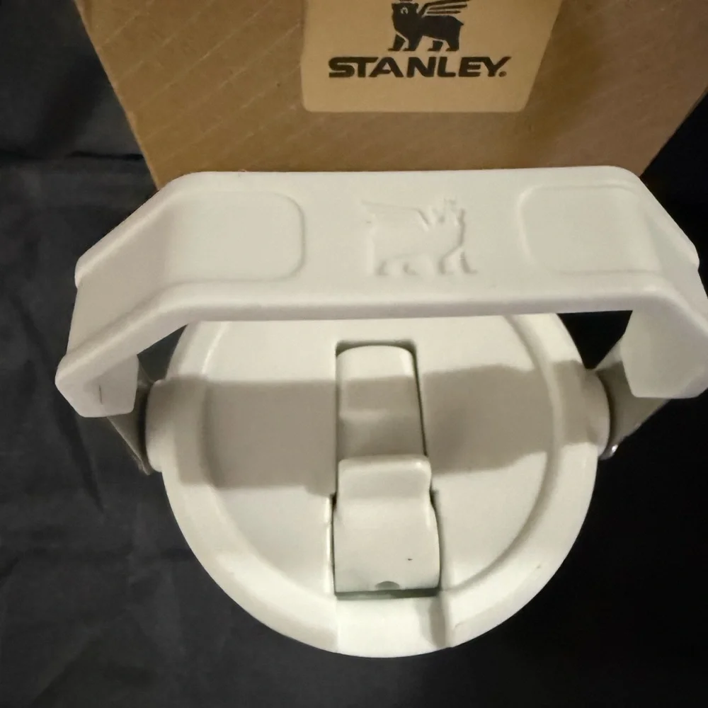 New Stanley 30oz White Tumbler with Stunning LColorfulV Pattern - Picture 6 of 9